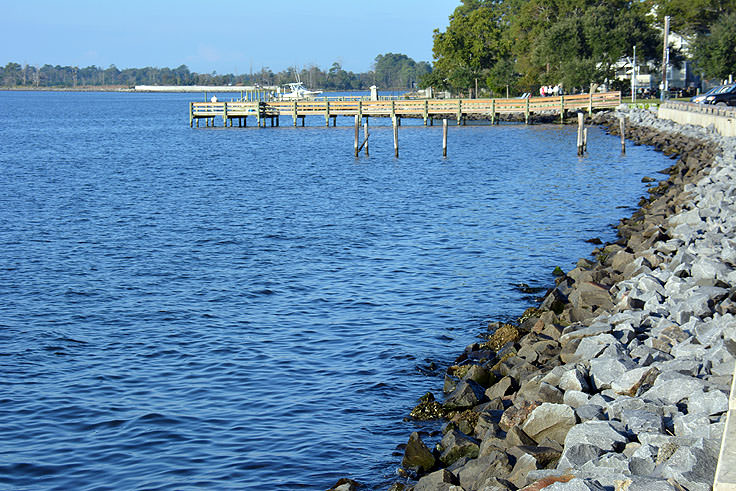 View of the Neuse River from Lou Mac Park in Oriental, NC