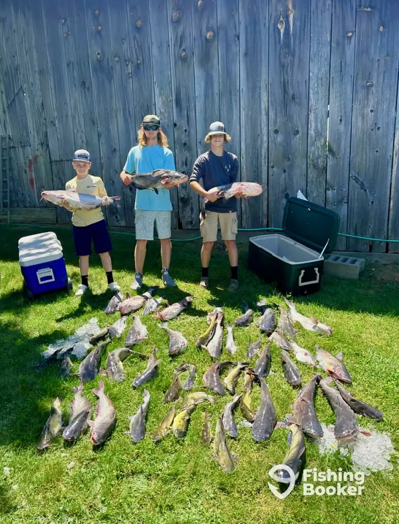 Roanoke River Catfishing charter image 3